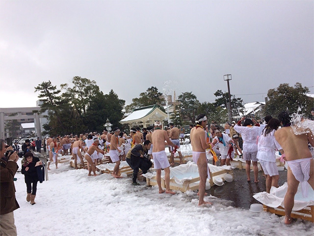 大寒願掛け水かけ2017